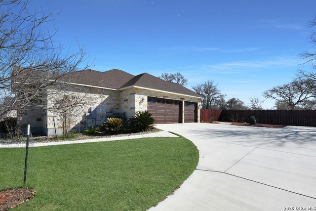 105 Bobby Lynn, Adkins, TX 78101
