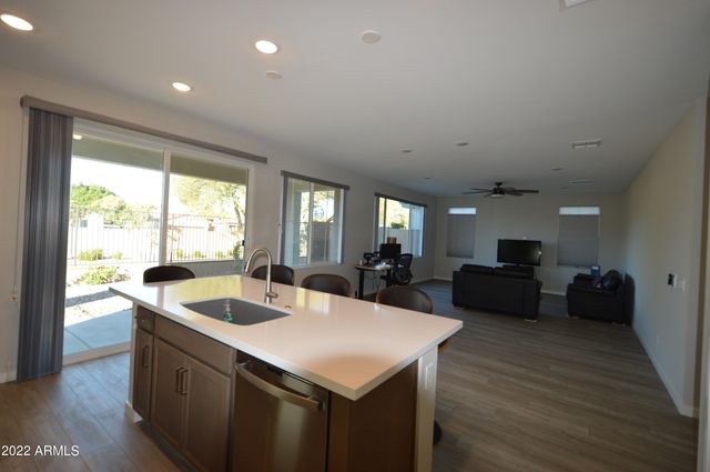 1326 W COYOTE Drive, Chandler, AZ 85286