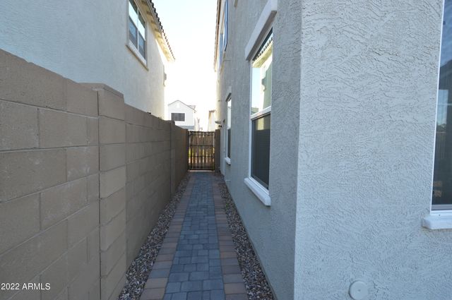 1326 W COYOTE Drive, Chandler, AZ 85286