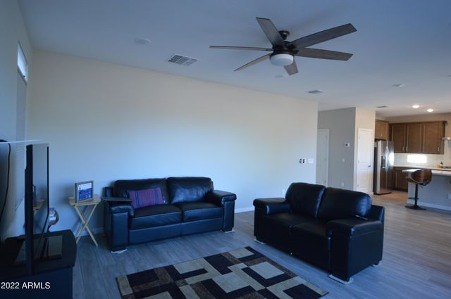 1326 W COYOTE Drive, Chandler, AZ 85286