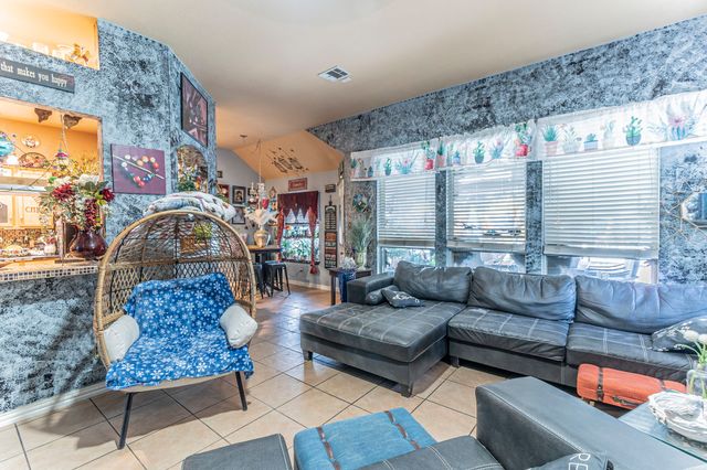 7043 Echo Lake Court, Arlington, TX 76001