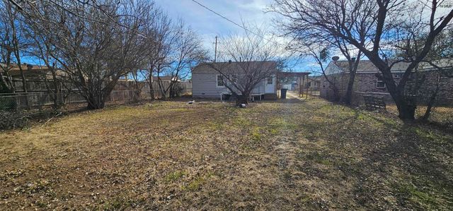 1633 LUCAS AVENUE, Wichita Falls, TX 76308