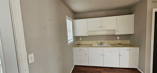 1633 LUCAS AVENUE, Wichita Falls, TX 76308