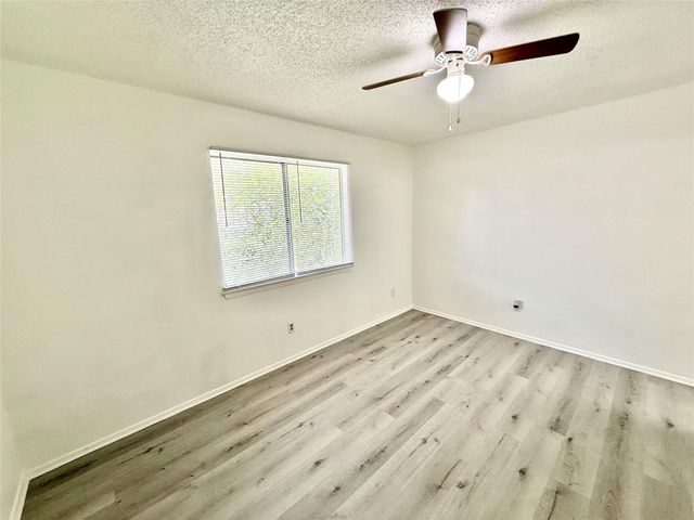 403 Country Aire DR, Round Rock, TX 78664