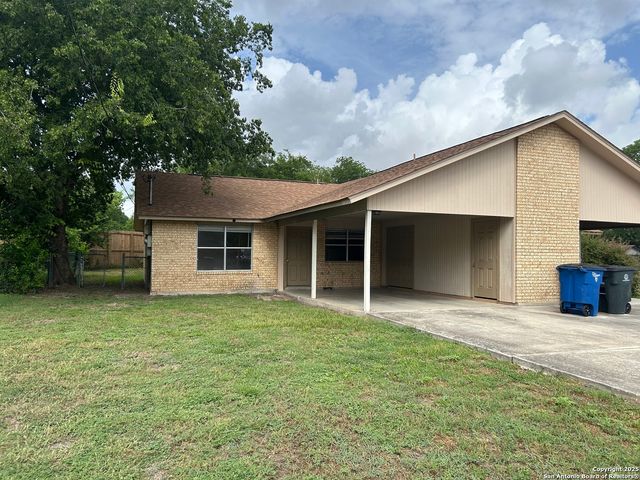 1324 S Mesquite, New Braunfels, TX 78130