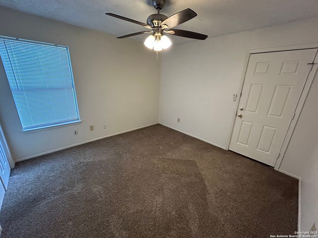 1324 S Mesquite, New Braunfels, TX 78130