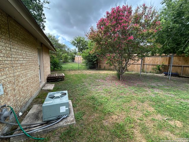 1324 S Mesquite, New Braunfels, TX 78130