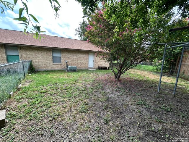 1324 S Mesquite, New Braunfels, TX 78130