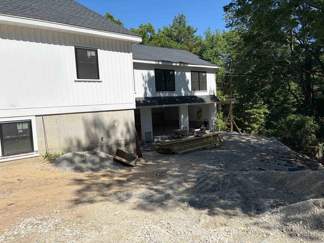5 Birch Drive, Newmarket, NH 03857