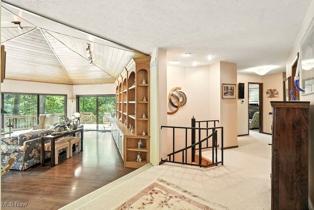 14759 Hillbrook Lane N, Chagrin Falls, OH 44022