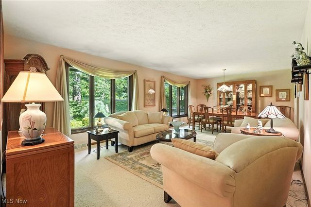 14759 Hillbrook Lane N, Chagrin Falls, OH 44022