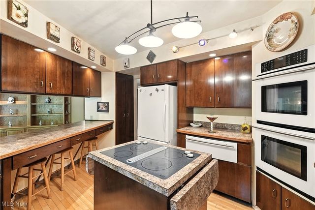 14759 Hillbrook Lane N, Chagrin Falls, OH 44022