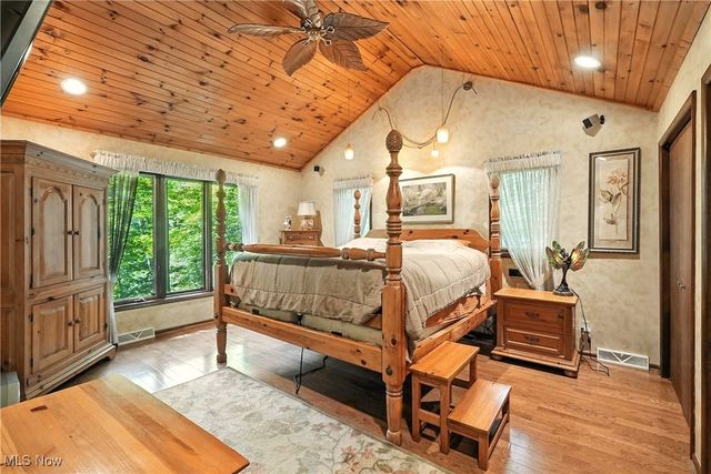 14759 Hillbrook Lane N, Chagrin Falls, OH 44022