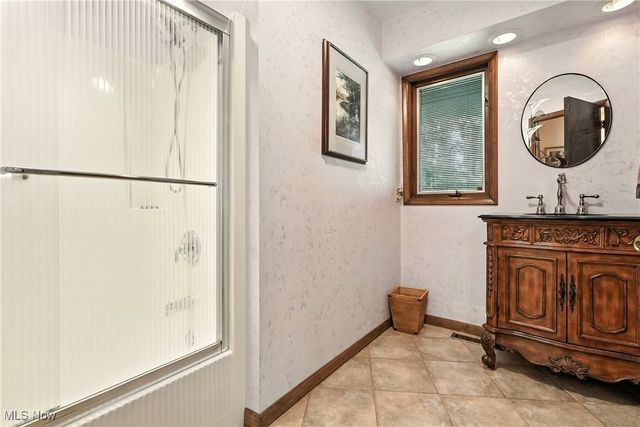 14759 Hillbrook Lane N, Chagrin Falls, OH 44022