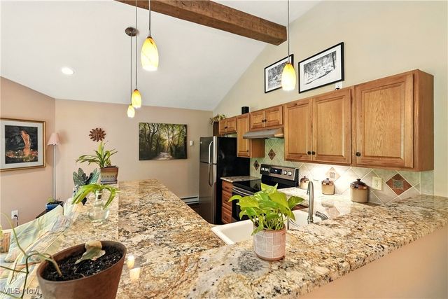 14759 Hillbrook Lane N, Chagrin Falls, OH 44022