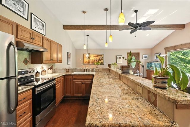 14759 Hillbrook Lane N, Chagrin Falls, OH 44022