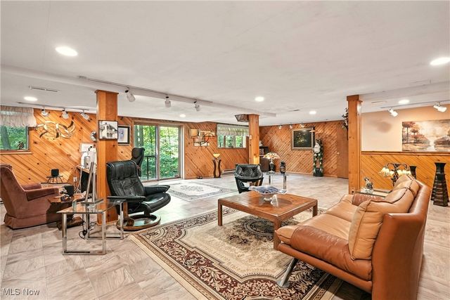 14759 Hillbrook Lane N, Chagrin Falls, OH 44022