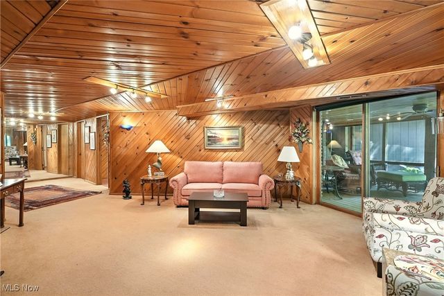 14759 Hillbrook Lane N, Chagrin Falls, OH 44022