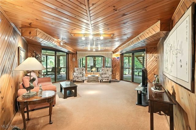 14759 Hillbrook Lane N, Chagrin Falls, OH 44022