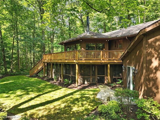 14759 Hillbrook Lane N, Chagrin Falls, OH 44022