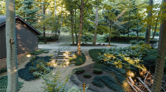 14759 Hillbrook Lane N, Chagrin Falls, OH 44022