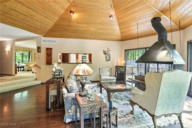 14759 Hillbrook Lane N, Chagrin Falls, OH 44022