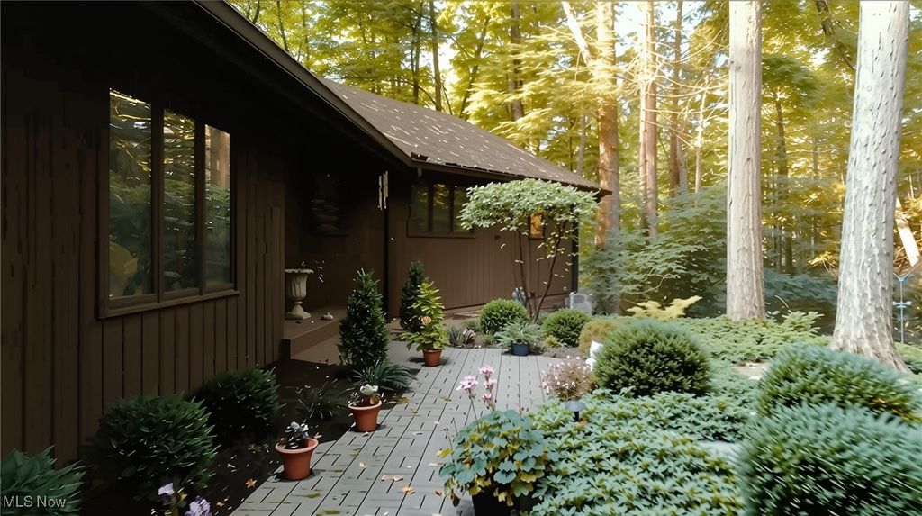 14759 Hillbrook Lane N, Chagrin Falls, OH 44022