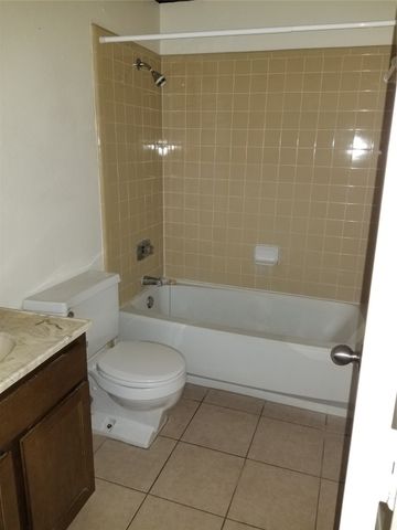 7216 NE Loop 820, North Richland Hills, TX 76180