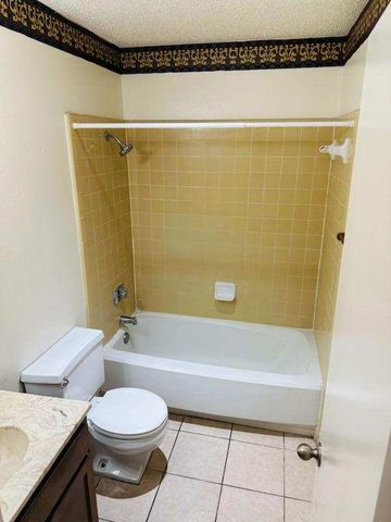 7216 NE Loop 820, North Richland Hills, TX 76180