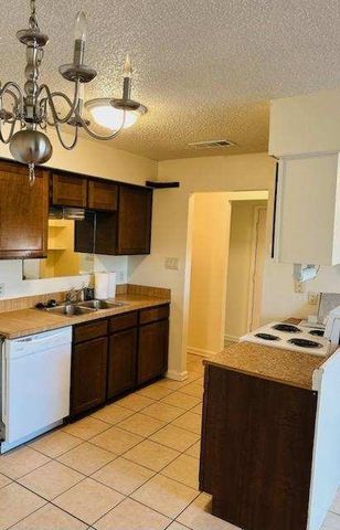 7216 NE Loop 820, North Richland Hills, TX 76180