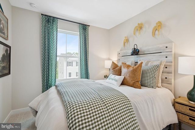 52 SILVERBELL AVE, Berlin, NJ 08009