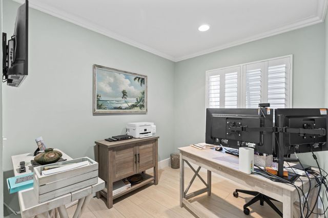 14049 Port Circle, Palm Beach Gardens, FL 33410