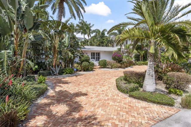 14049 Port Circle, Palm Beach Gardens, FL 33410