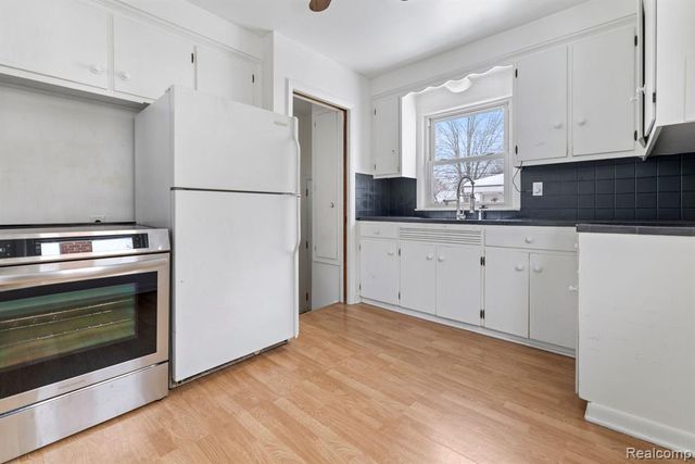 6690 Deering Street, Garden City, MI 48135