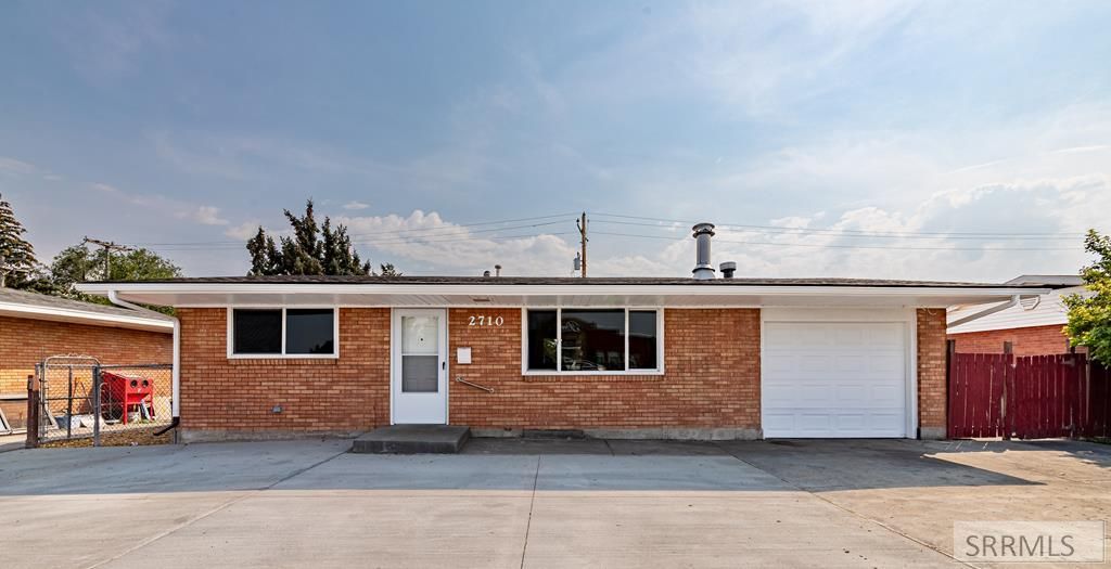 2710 E 17th Street, Ammon, ID 83406