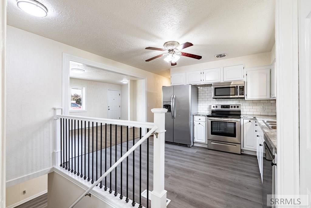 Image 17 of property listing at 2710 E 17th Street, Ammon, ID 83406