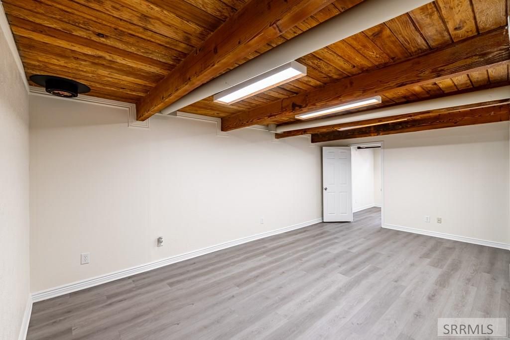 Image 18 of property listing at 2710 E 17th Street, Ammon, ID 83406