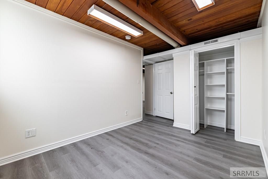 Image 23 of property listing at 2710 E 17th Street, Ammon, ID 83406