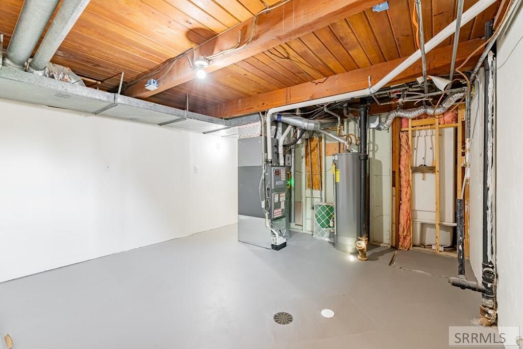 Image 26 of property listing at 2710 E 17th Street, Ammon, ID 83406