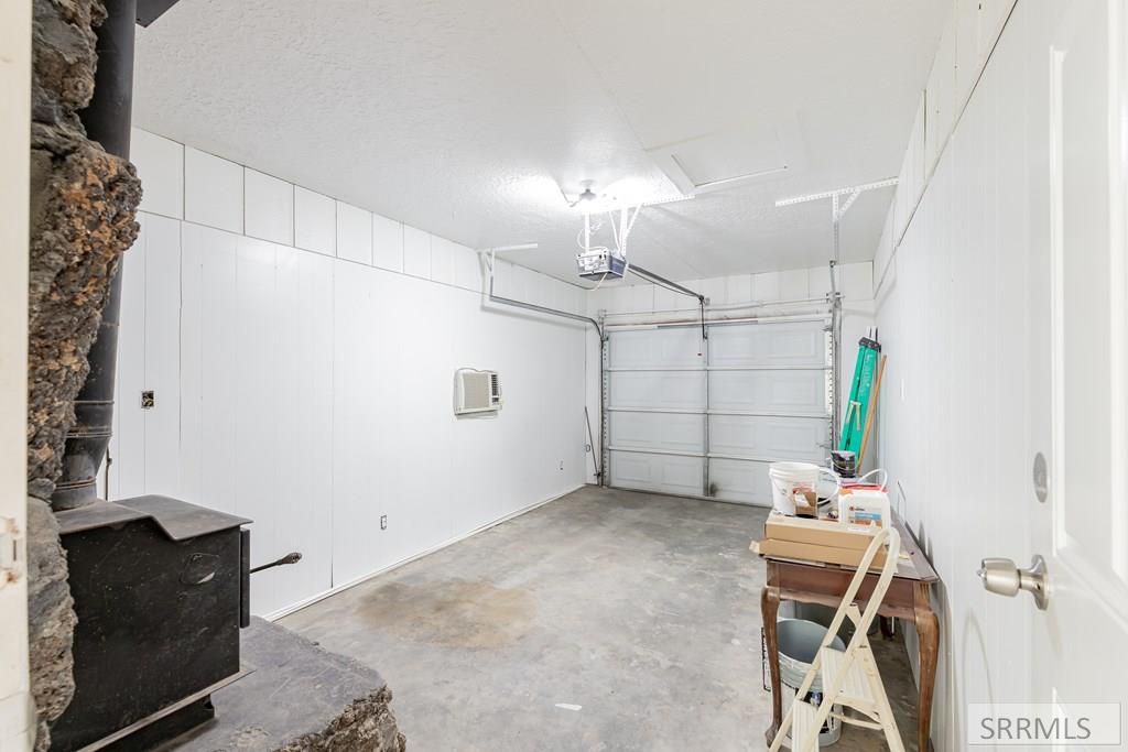 Image 30 of property listing at 2710 E 17th Street, Ammon, ID 83406