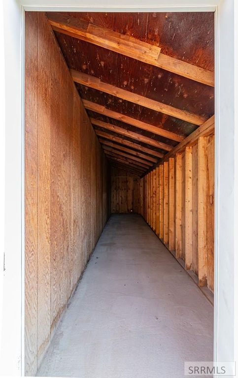 Image 34 of property listing at 2710 E 17th Street, Ammon, ID 83406