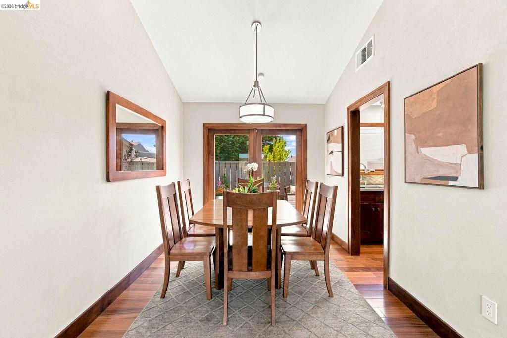 Image 10 of property listing at 1897 Ascot DR, Moraga, CA 94556