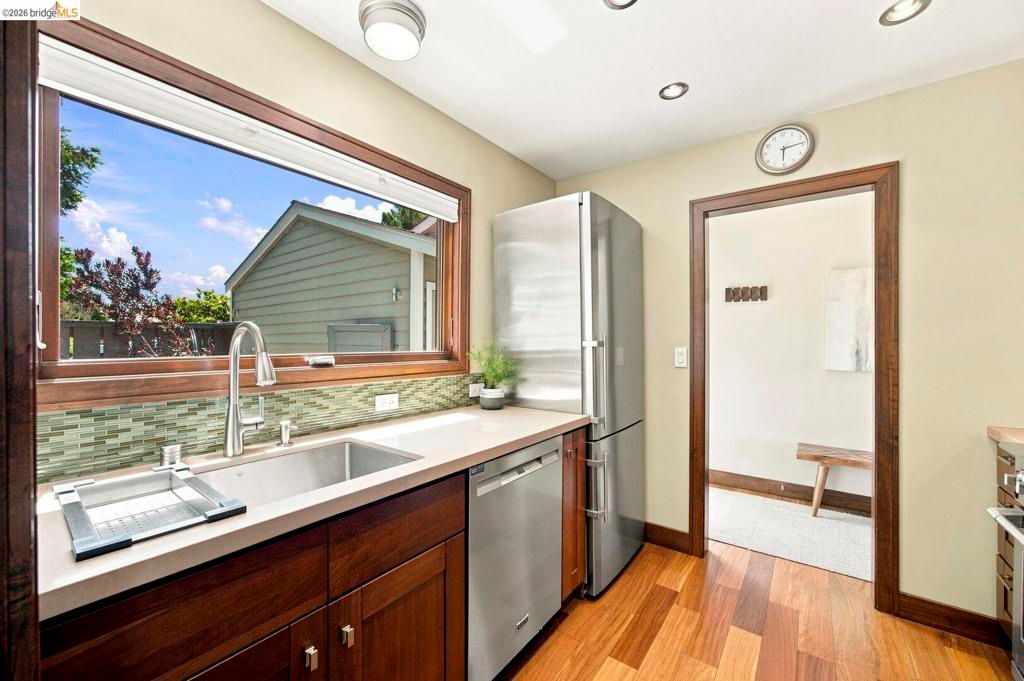 Image 11 of property listing at 1897 Ascot DR, Moraga, CA 94556