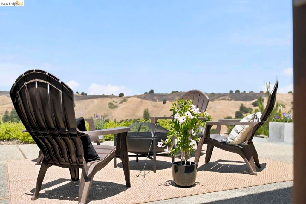 Image 20 of property listing at 1897 Ascot DR, Moraga, CA 94556