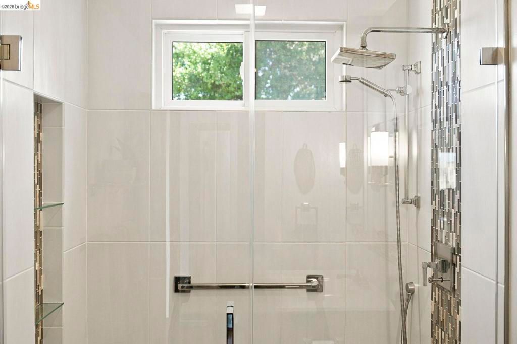Image 25 of property listing at 1897 Ascot DR, Moraga, CA 94556