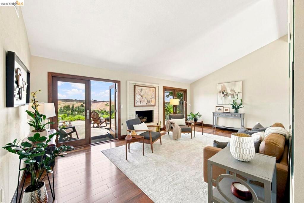 Image 34 of property listing at 1897 Ascot DR, Moraga, CA 94556