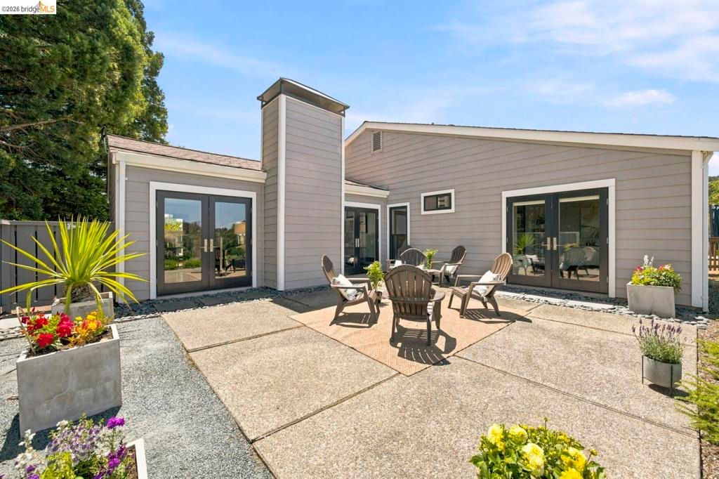 Image 36 of property listing at 1897 Ascot DR, Moraga, CA 94556