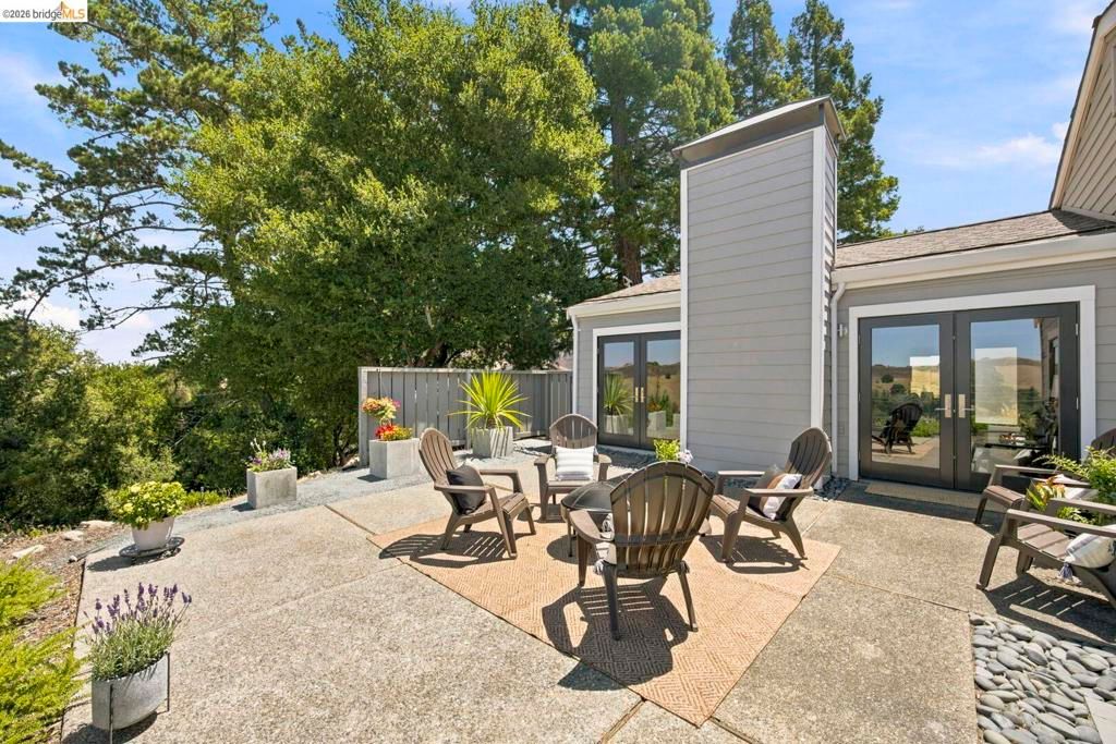 Image 37 of property listing at 1897 Ascot DR, Moraga, CA 94556