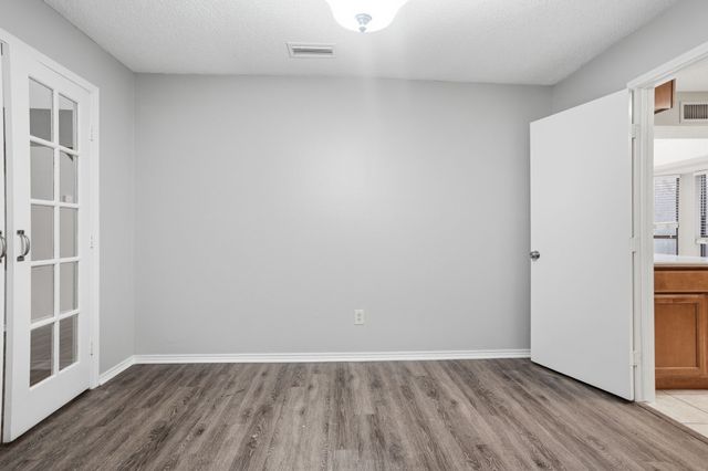 4364 Bentley Drive, Grand Prairie, TX 75052