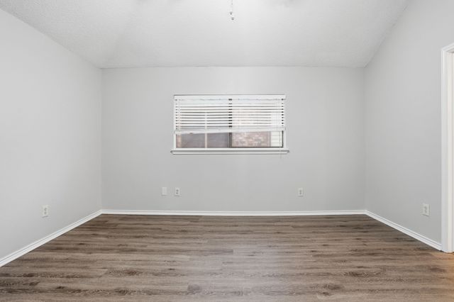 4364 Bentley Drive, Grand Prairie, TX 75052